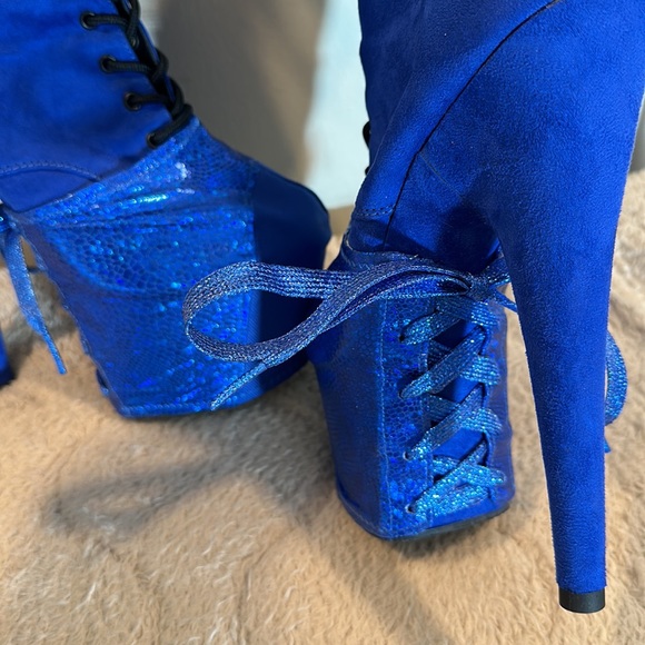 Pleaser boots with custom boot covers
Size 7 - Picture 8 of 11